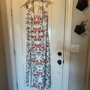 GORGEOUS floral floor length gown! 💟💟💟